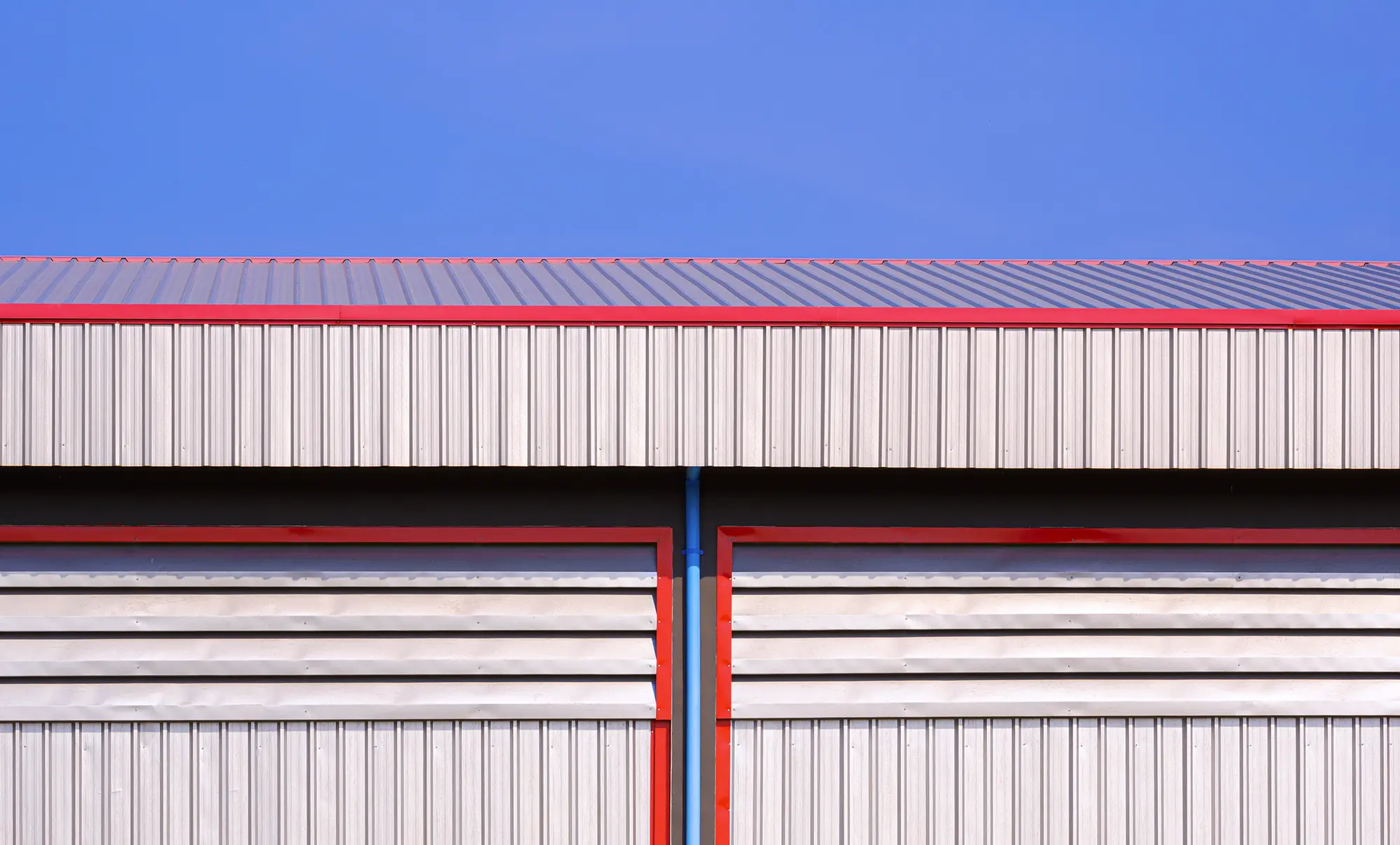Ammonia refrigeration intake louvers and corrugated envelope at a frozen food plant